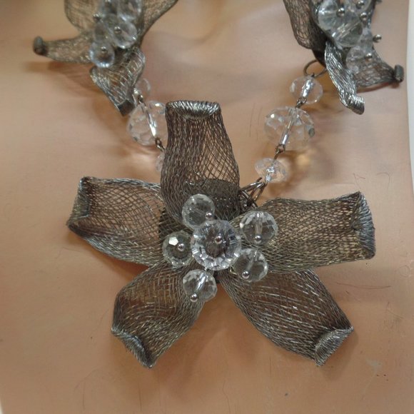 JLO Silvertone Floral Mesh Necklace 22" - Picture 1 of 12